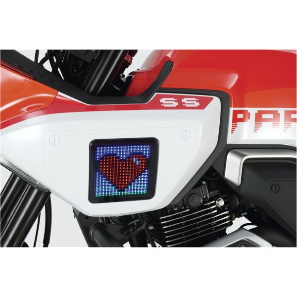 35037-6fiv-803000-7000-papio-ss-red-white-2024-dtl-acc-01-tank-led-screens.jpg
