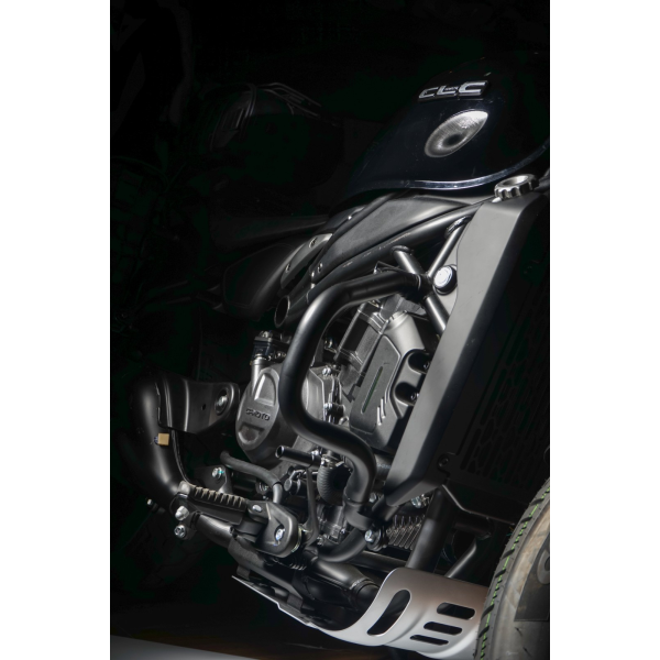 35766-6aqv-802000-7101-63347-side-bumper-6aqv-802000-7101-with-vehicle.png