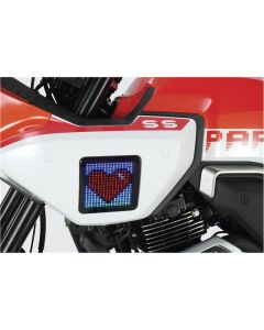 35037-6fiv-803000-7000-papio-ss-red-white-2024-dtl-acc-01-tank-led-screens.jpg